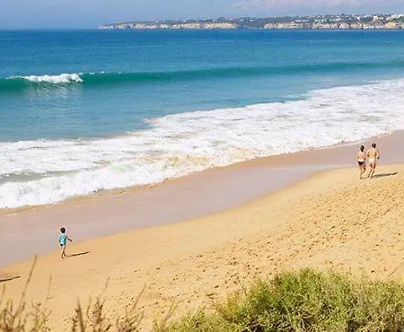 Golden Cliff アパート *